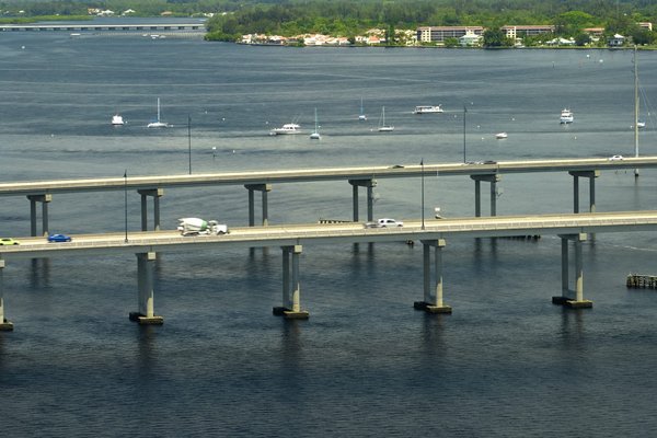 Quelle longueur de collier est recommandée pour un pull à col bateau?